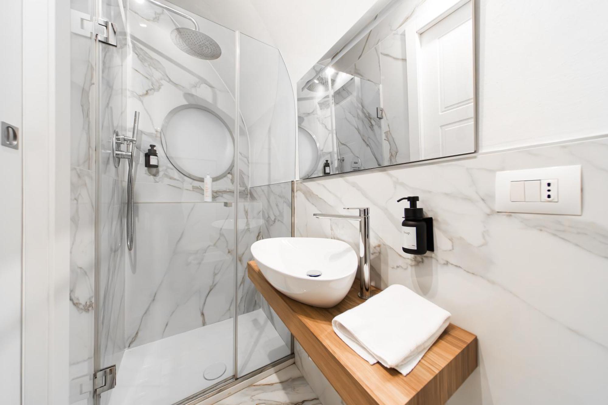 Lilli House - Suite In The Heart Of โบโลญญา ภายนอก รูปภาพ
