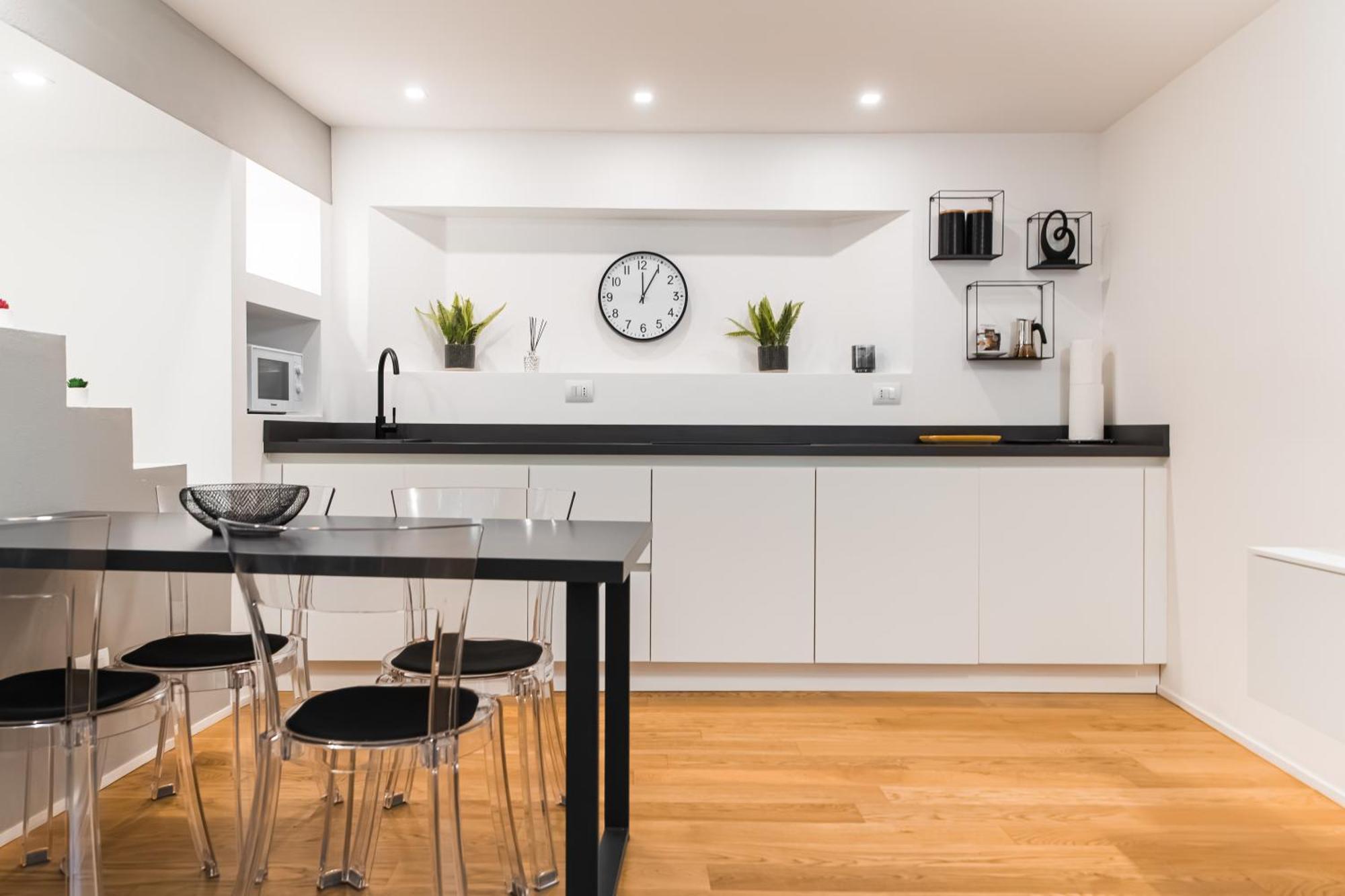 Lilli House - Suite In The Heart Of โบโลญญา ภายนอก รูปภาพ